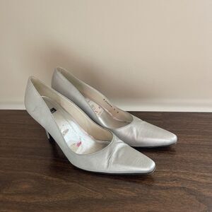 Stuart Weitzman Shiny Anny White Satin Wedding Pump Heels Size 9 Org $168